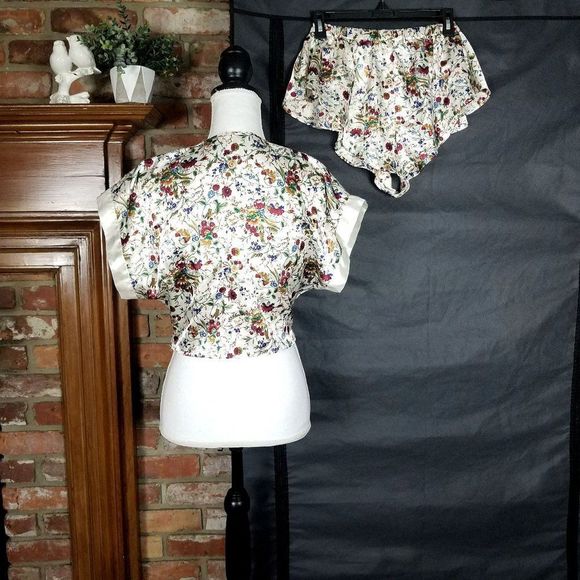 Vintage Silky Floral 2 Piece Pajama Set - Picture 3 of 7